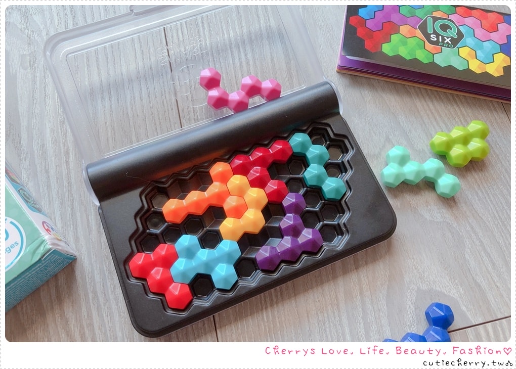 SMART GAMES 桌遊推薦|信誼/上誼兒童益智桌遊開箱總整理,幼兒到 99 歲都能玩的益智遊戲♥ - 第31張圖 SMART GAMES 桌遊推薦|信誼/上誼兒童益智桌遊開箱總整理,幼兒到 99 歲都能玩的益智遊戲♥