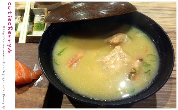 食記★幸福好滿足♥立吞握壽司．上引水產